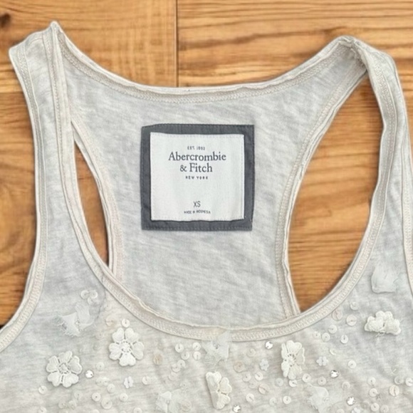 Abercrombie & Fitch Women's Light Gray Racerback Tank Top Floral XS Y2K Vintage - Picture 5 of 7